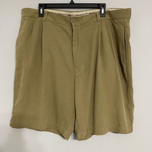 Tommy Bahama 100% Silk Shorts Men Size 38